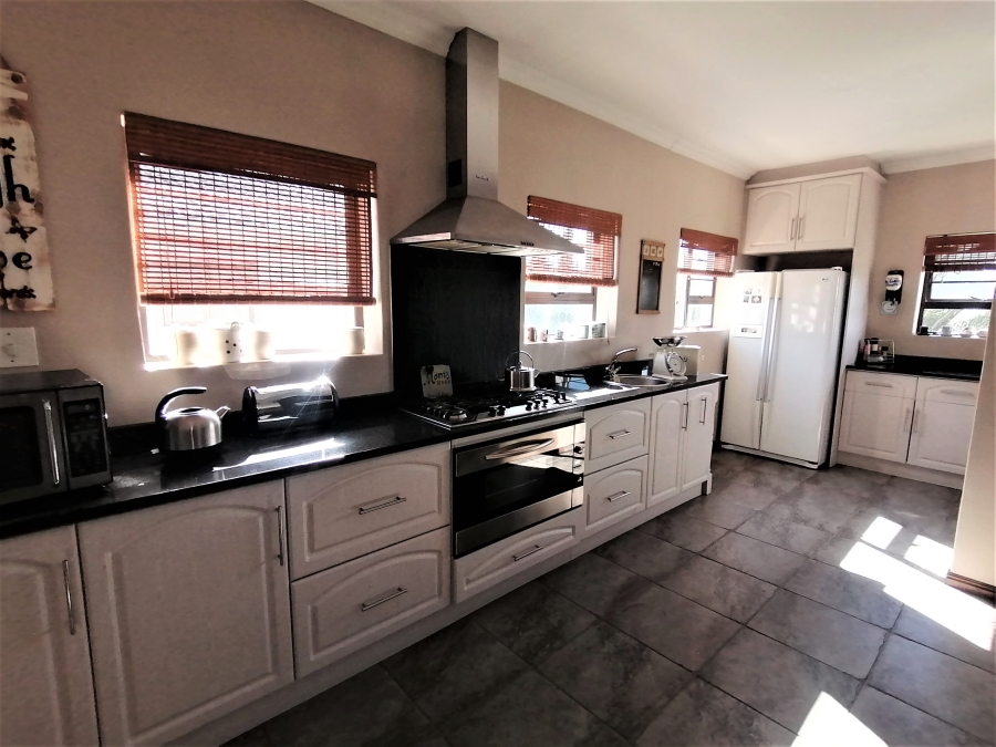 4 Bedroom Property for Sale in Tafelzicht Western Cape